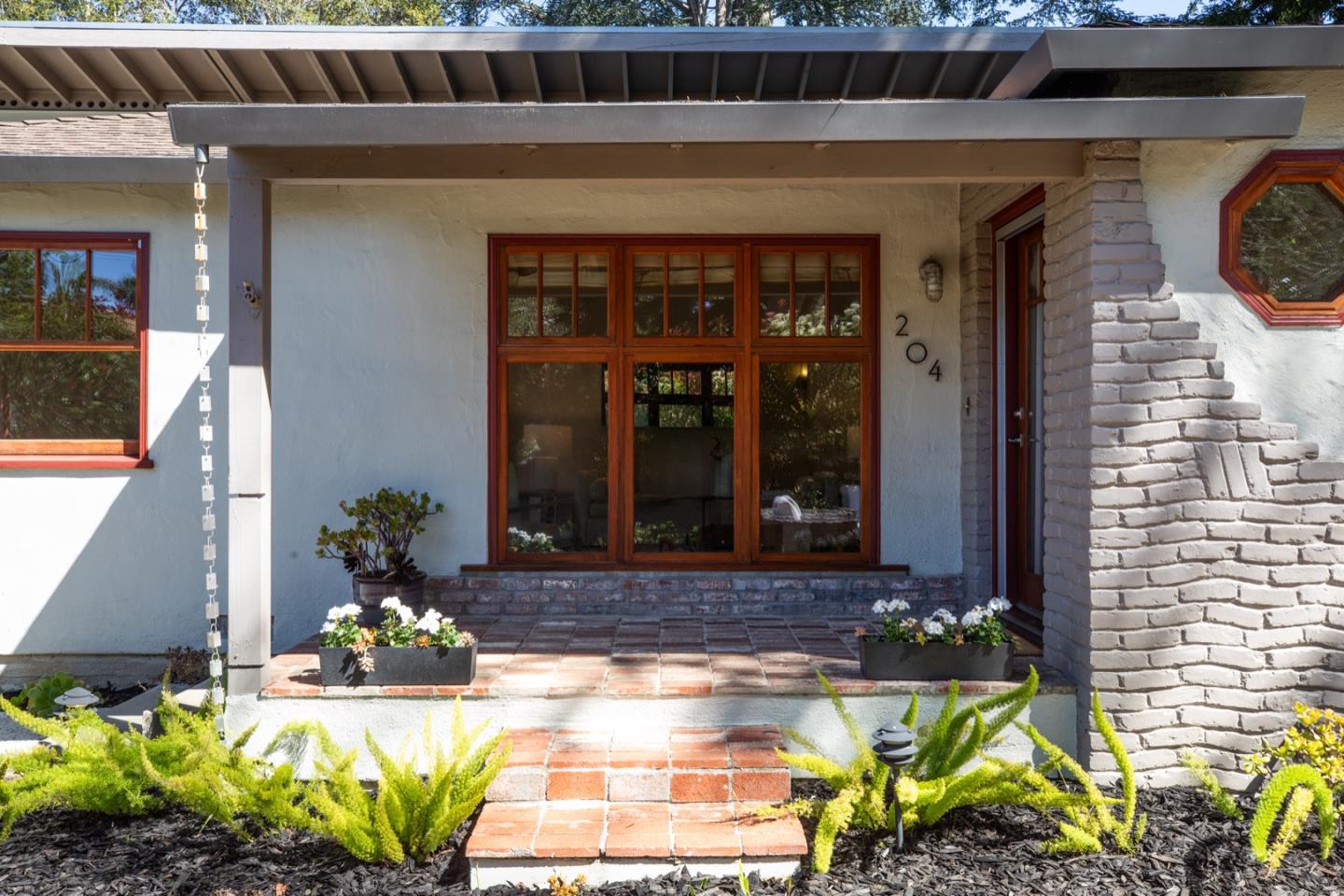 204 Princeton Road Menlo Park, CA 94025 - Photo 3 of 40