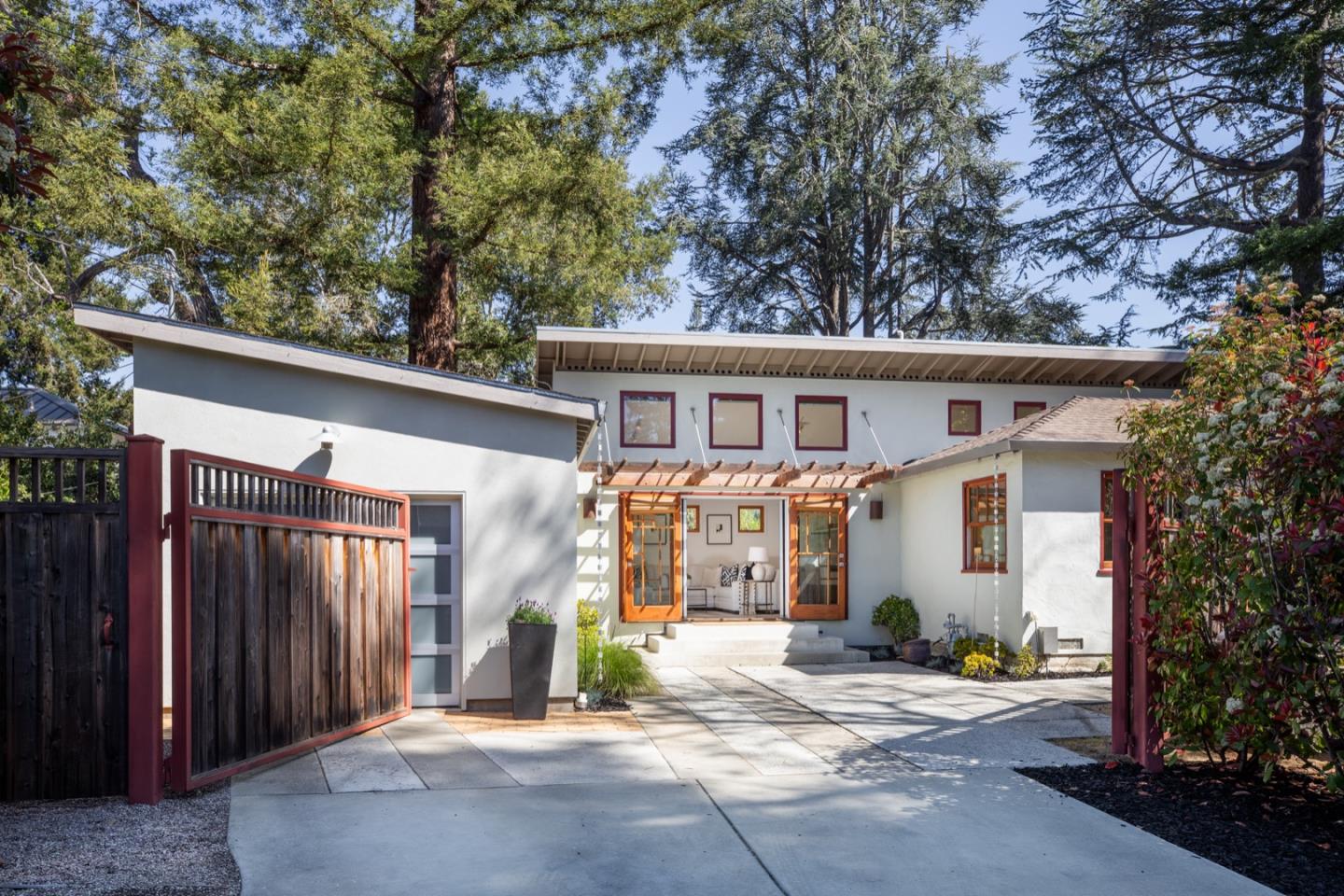 204 Princeton Road Menlo Park, CA 94025 - Photo 4 of 40