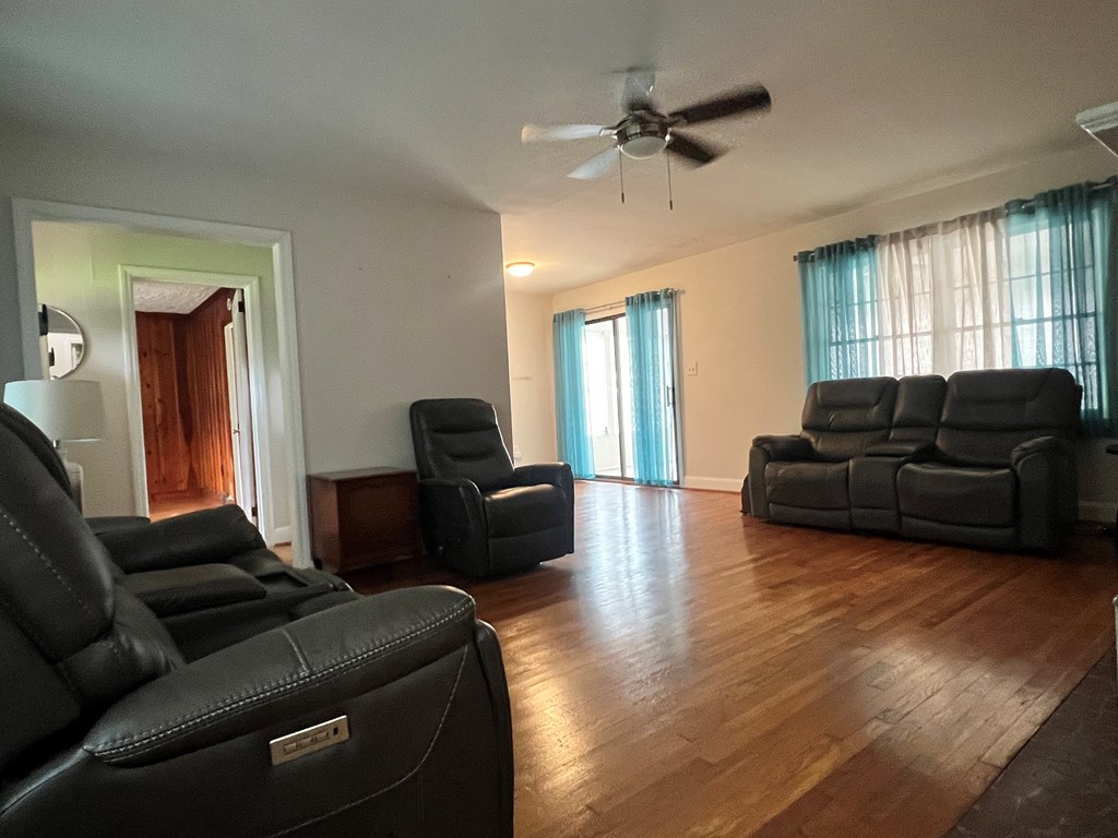 501 Cedar Street Clinton, SC 29325 - Photo 7 of 31