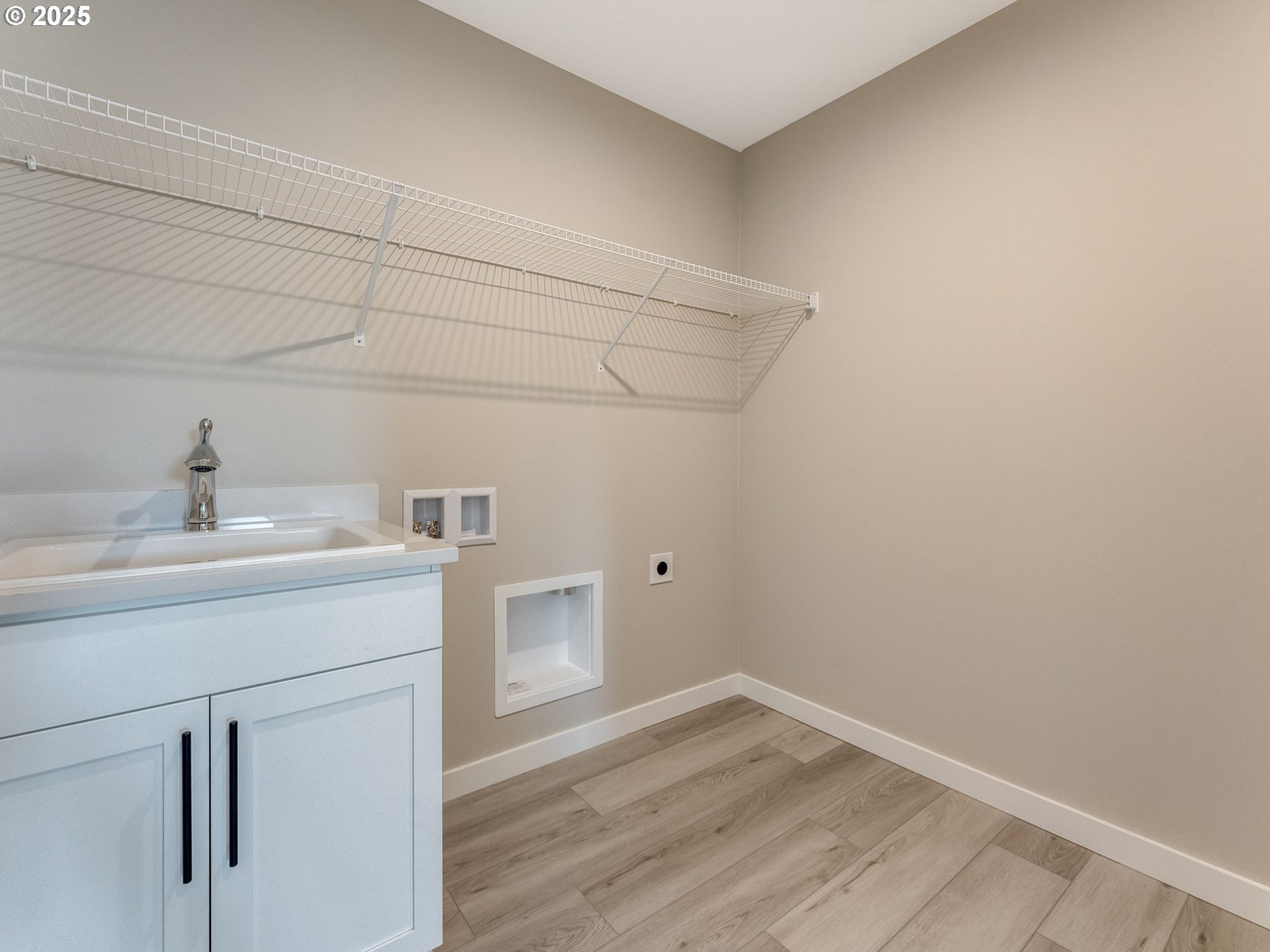 2041 Northeast Ridge Run Lane Estacada, OR 97023 - Photo 24 of 40 Laundry