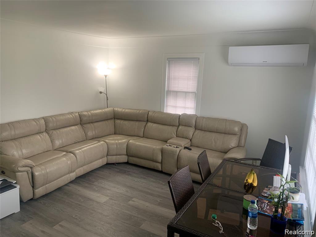 3497 King Road Saginaw, MI 48601 - Photo 3 of 5 67201379676__9B7792C1-C164-4DFD-960B-D6F9F1D23142.jpg