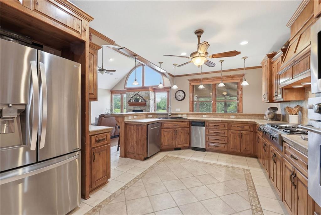 8980 Rowen Road De Soto, KS 66018 - Photo 14 of 69