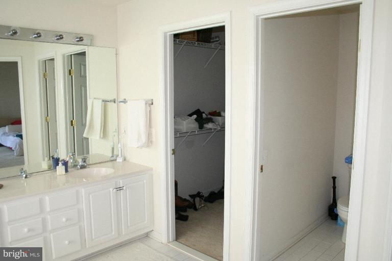 2450 Leyland Ridge Road Herndon, VA 20171 - Photo 12 of 15 Master Bath