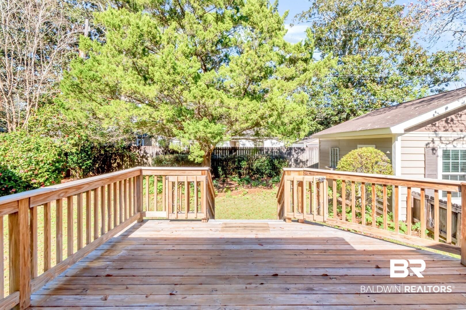 10 South Hathaway Road Mobile, AL 36608 - Photo 32 of 46 View of deck