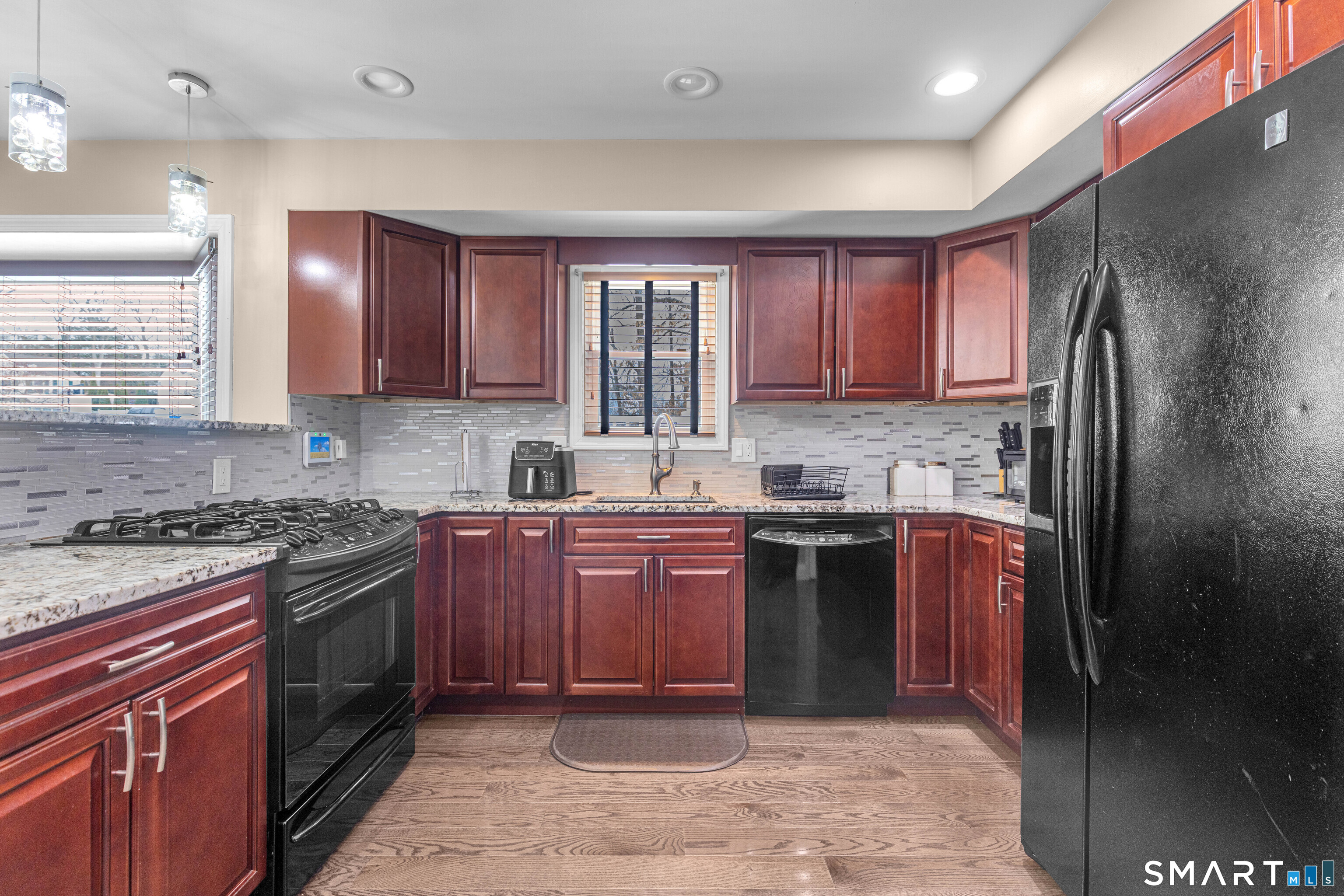 5 Ashley Road Windsor, CT 06095 - Photo 16 of 34