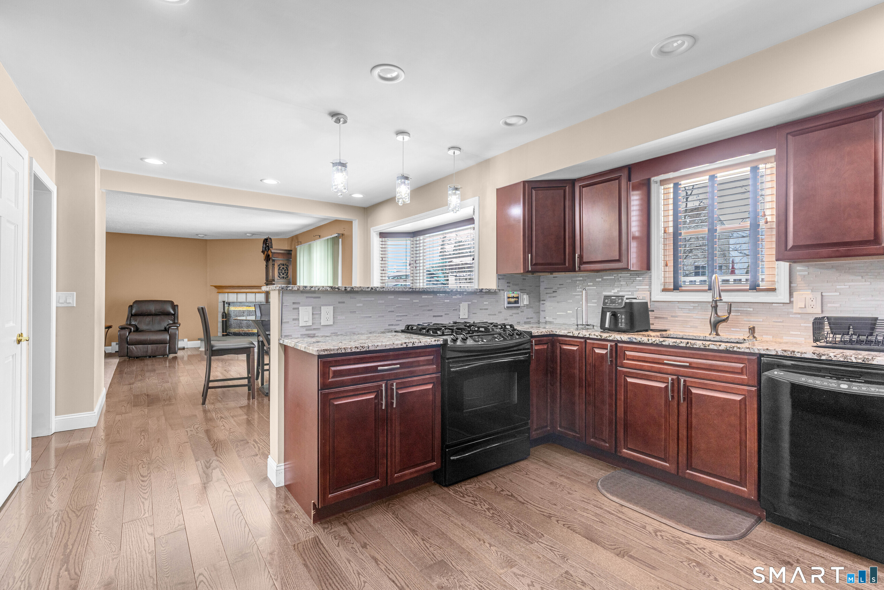 5 Ashley Road Windsor, CT 06095 - Photo 19 of 34