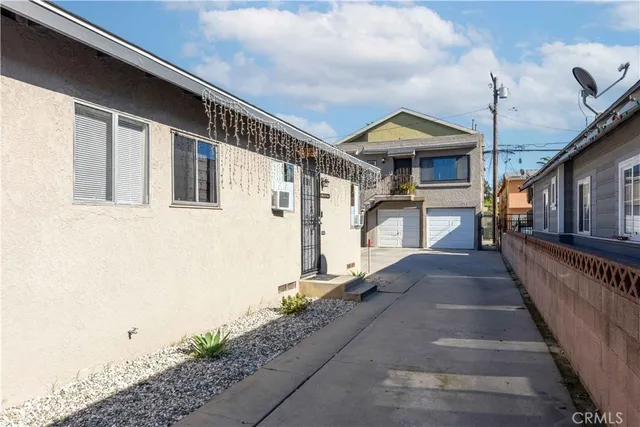 a house view with a outdoor space