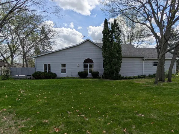 $240,000 | 3447 Daren Drive, Freeport, IL 61032