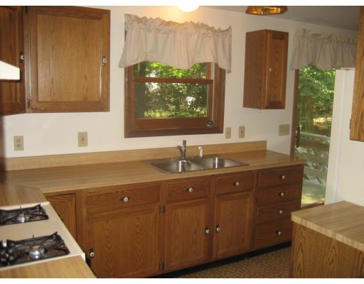 9 Parker Road Pembroke, MA 02359 - Photo 3 of 8 Gallery Image 3