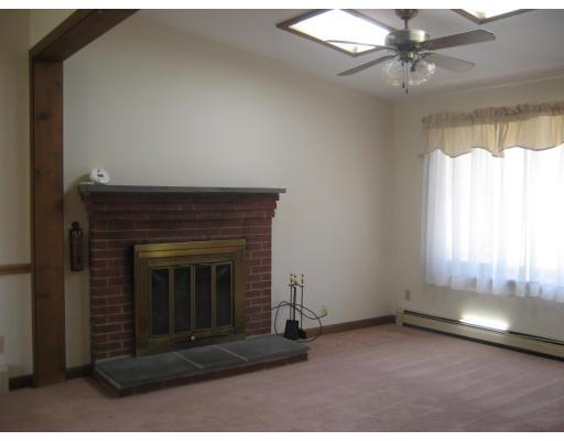9 Parker Road Pembroke, MA 02359 - Photo 4 of 8 Gallery Image 4