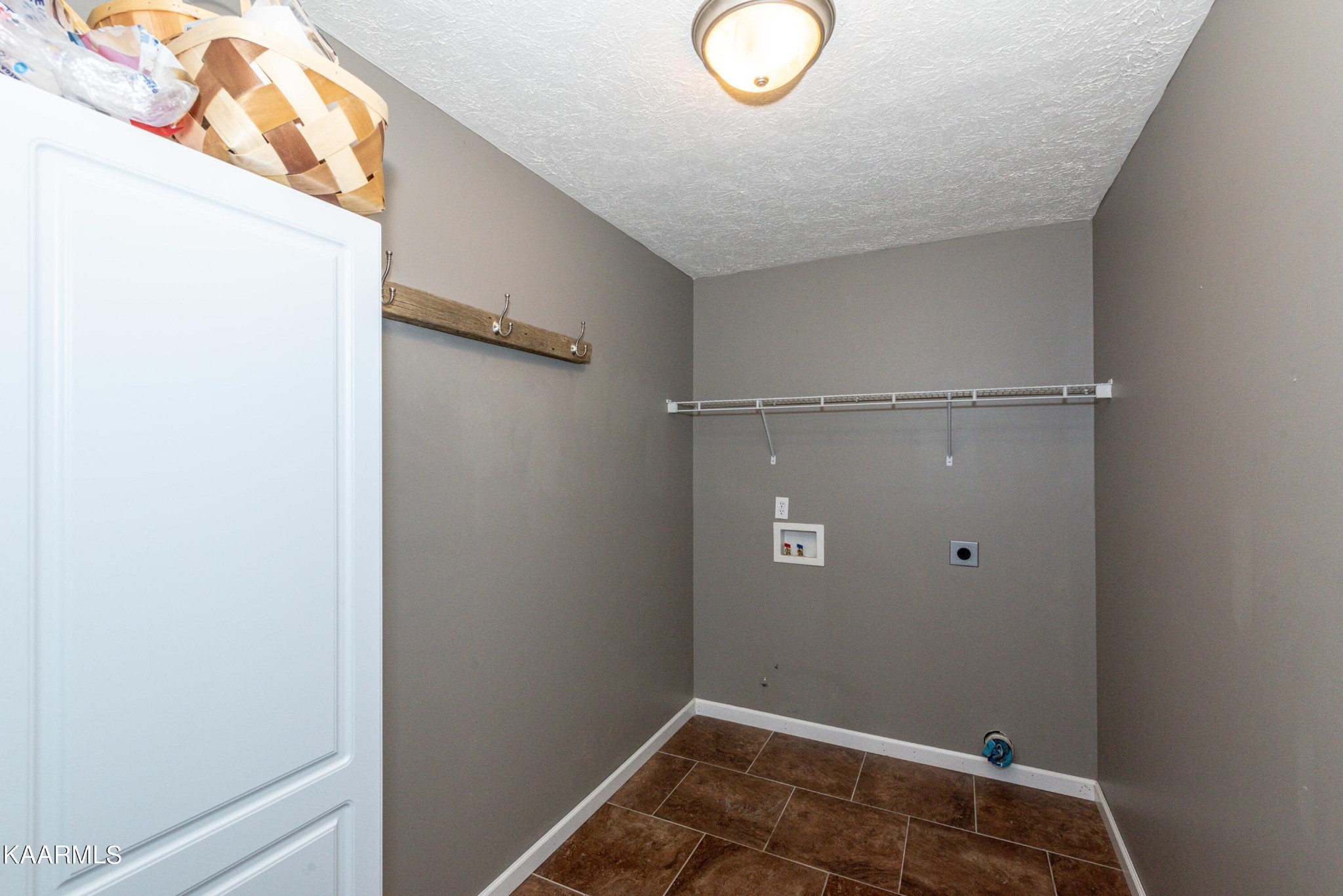 1556 Ellis Road Sevierville, TN 37876 - Photo 18 of 32 Gallery Image 18
