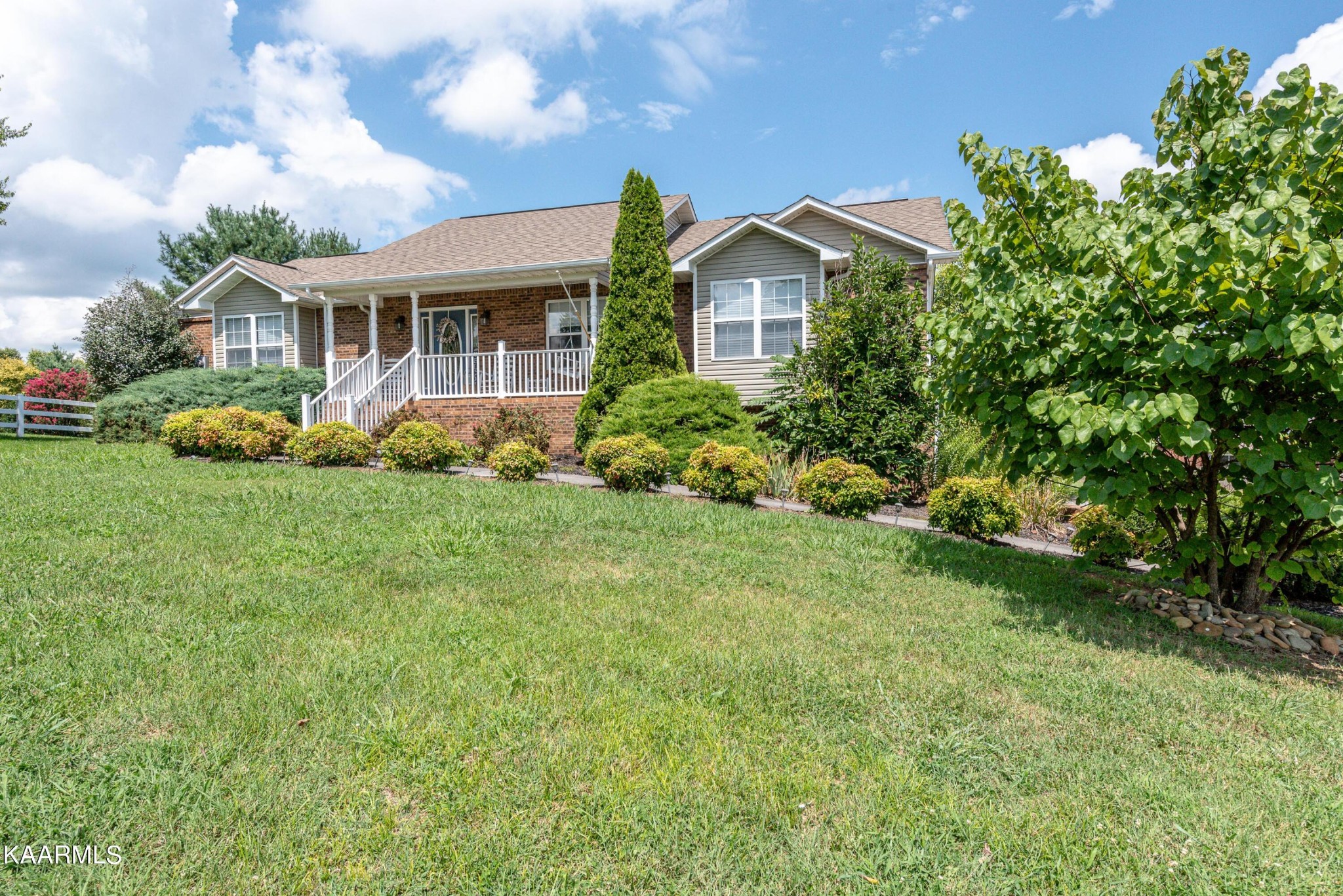 1556 Ellis Road Sevierville, TN 37876 - Photo 3 of 32 Gallery Image 3