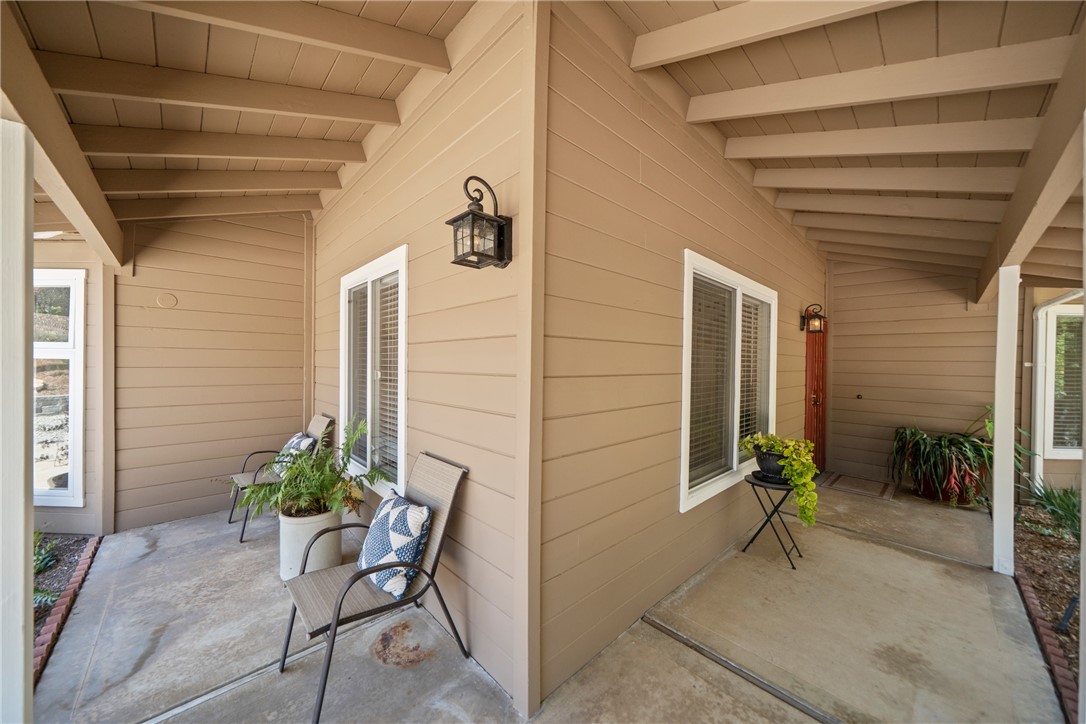 720 Carnation Lane Fallbrook, CA 92028 - Photo 3 of 45 Covered Patio