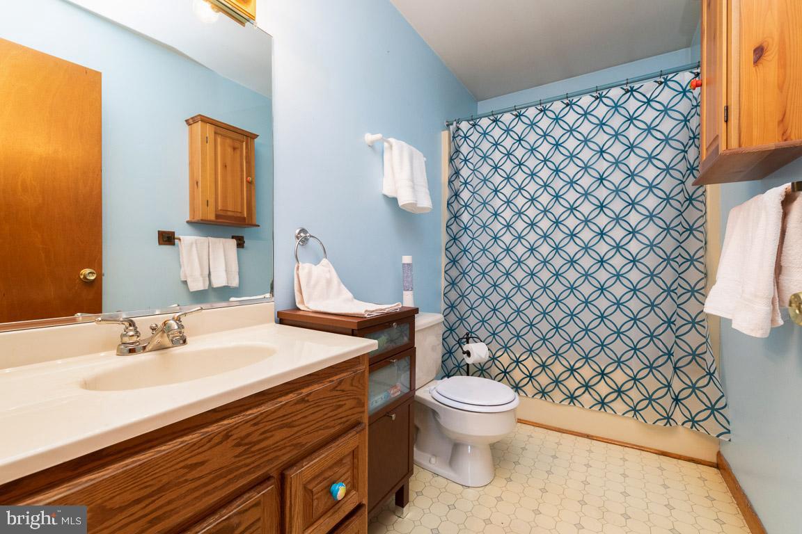 3390 Hampstead Mexico Road Hampstead, MD 21074 - Photo 22 of 36 Hall Bath