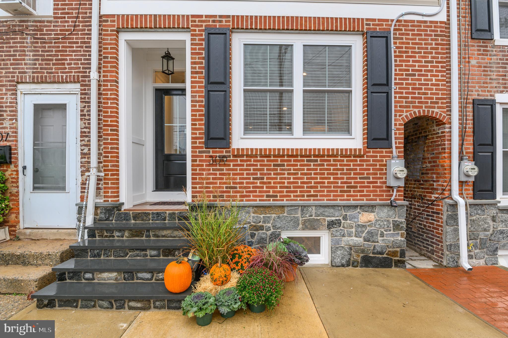 309 South Adams Street West Chester, PA 19382 - Photo 2 of 33