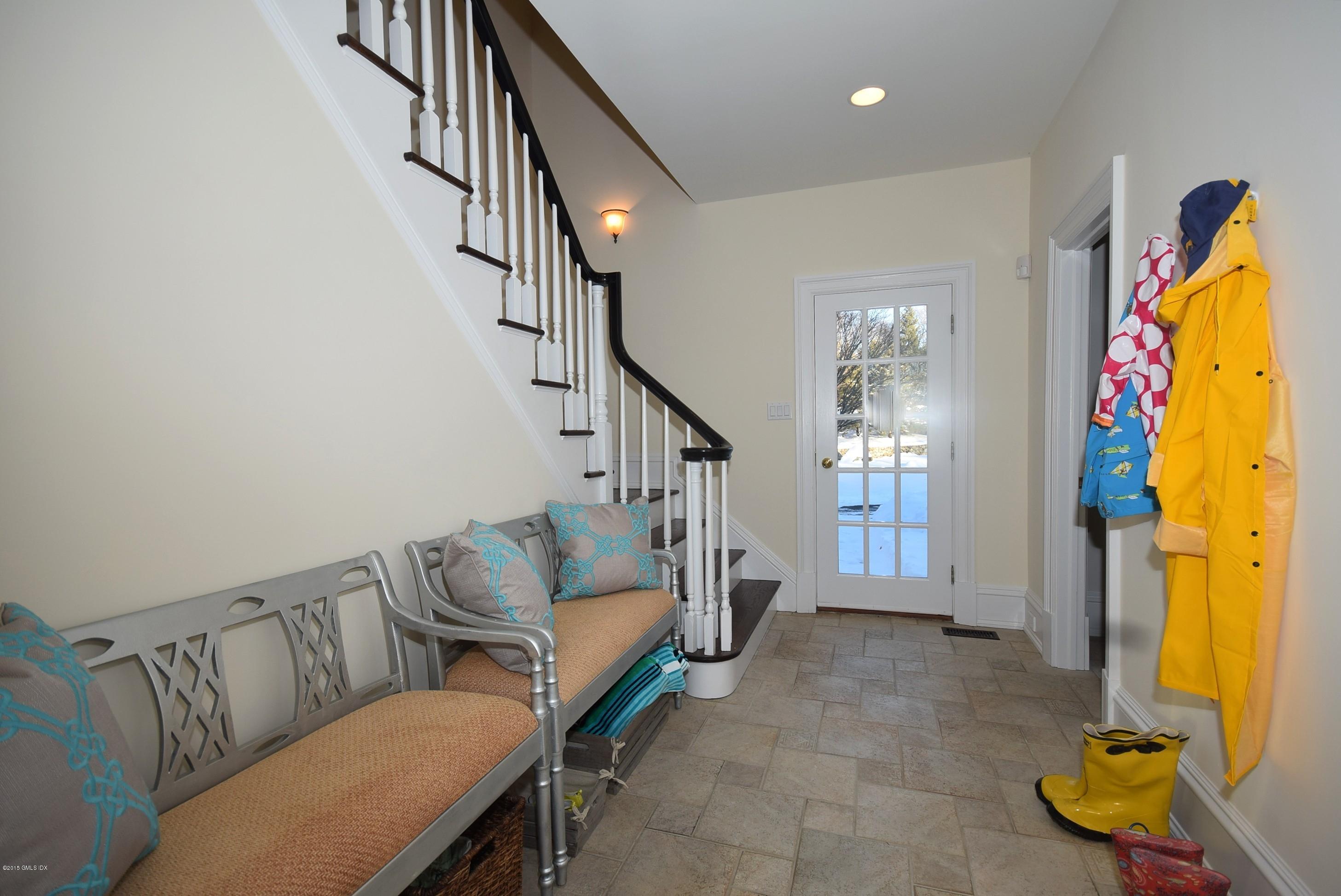 184 Lukes Wood Road New Canaan, CT 06840 - Photo 12 of 23 99073673-12
