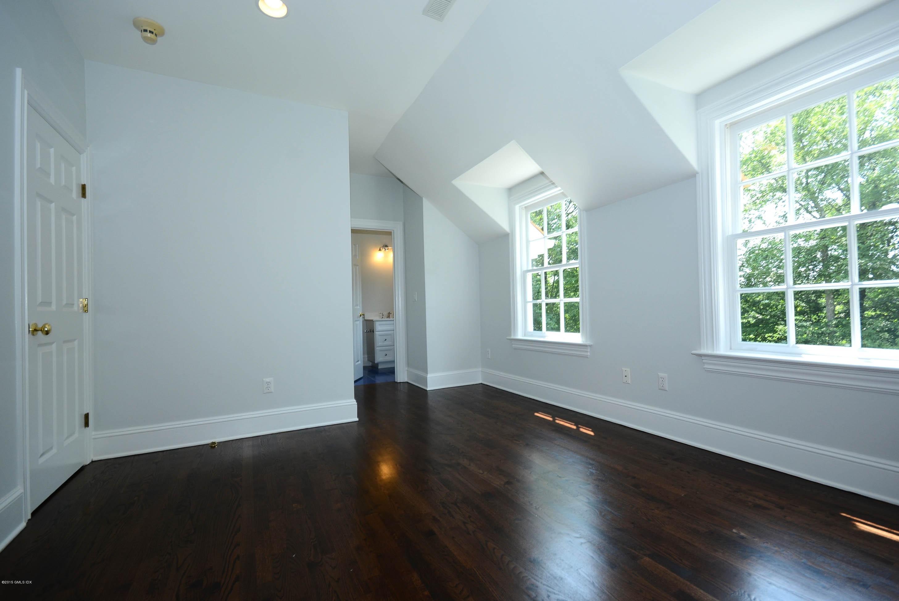 184 Lukes Wood Road New Canaan, CT 06840 - Photo 17 of 23 99073673-17