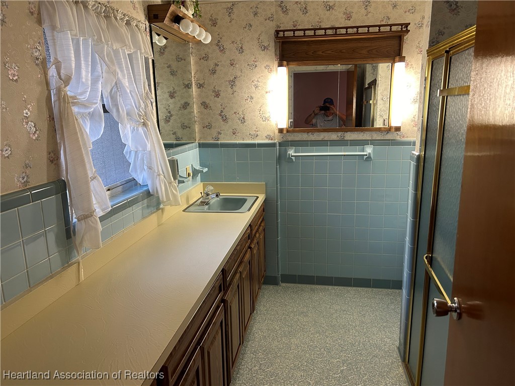 3505 Golfview Road Sebring, FL 33875 - Photo 25 of 50 a view of a kitchen from a window