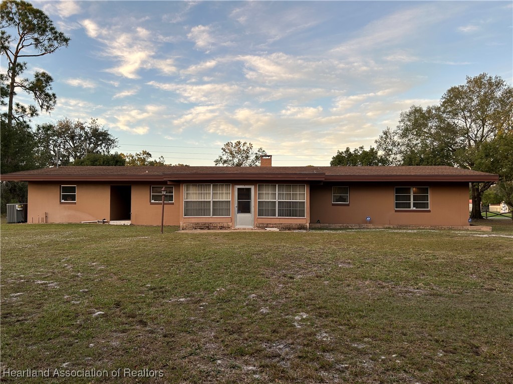 3505 Golfview Road Sebring, FL 33875 - Photo 45 of 50 a house view with a outdoor space