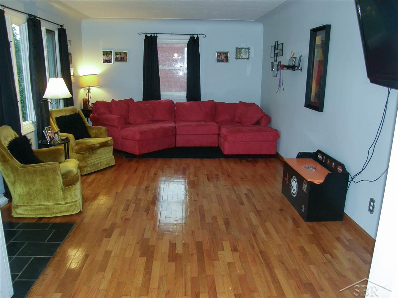 300 East River Road Flushing, MI 48433 - Photo 6 of 19 31304276-5.JPG
