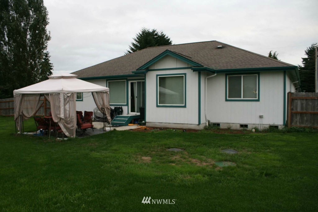 18045 Applegate Street Southwest Rochester, WA 98579 - Photo 2 of 8