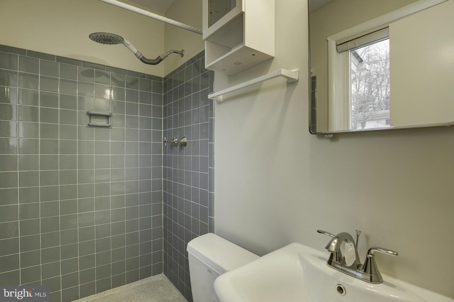 9815 Cherry Tree Lane Silver Spring, MD 20901 - Photo 11 of 21 Bath (Master)