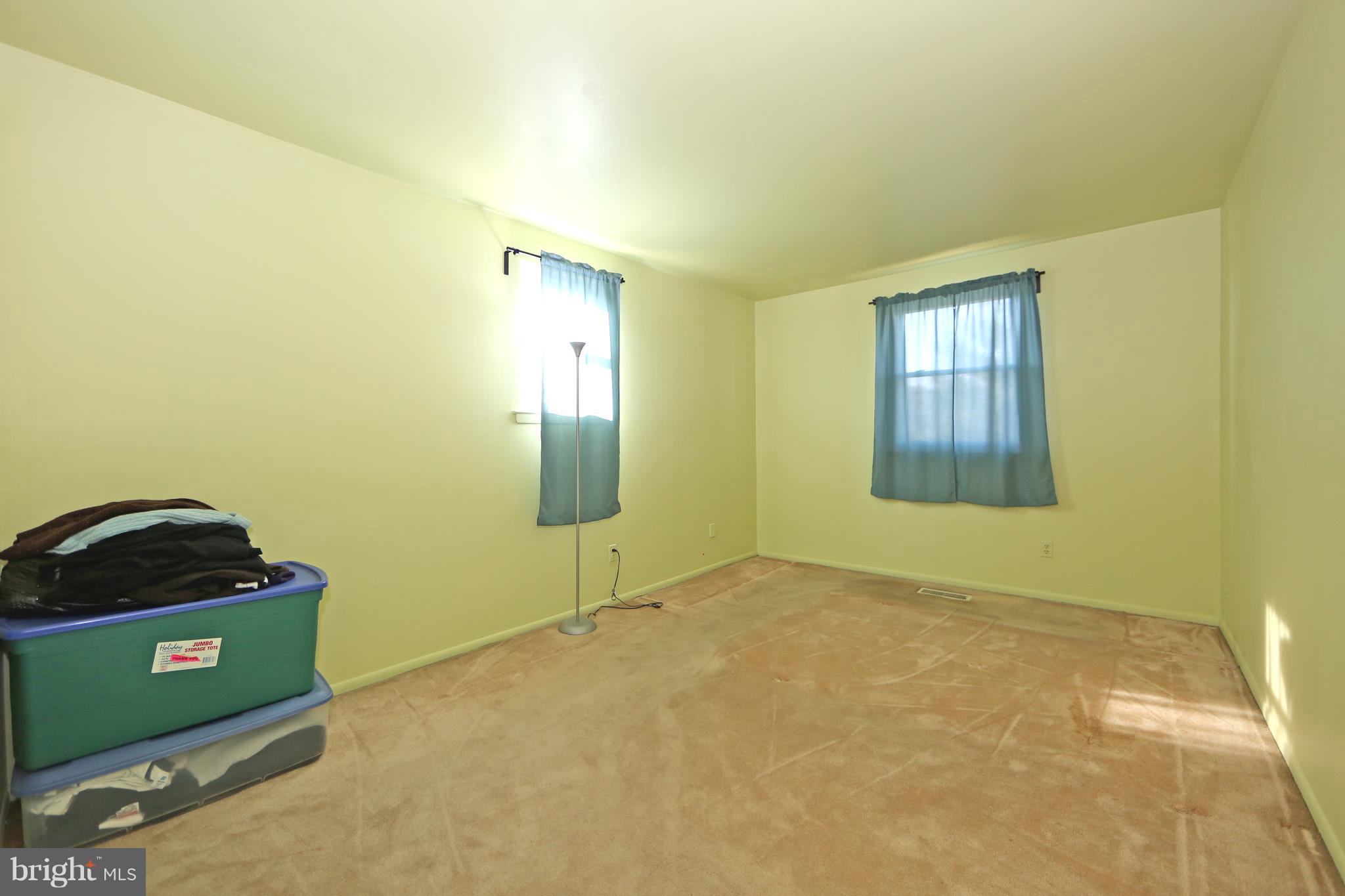 11723 Lockart Road Philadelphia, PA 19116 - Photo 15 of 31 Gallery Image 15