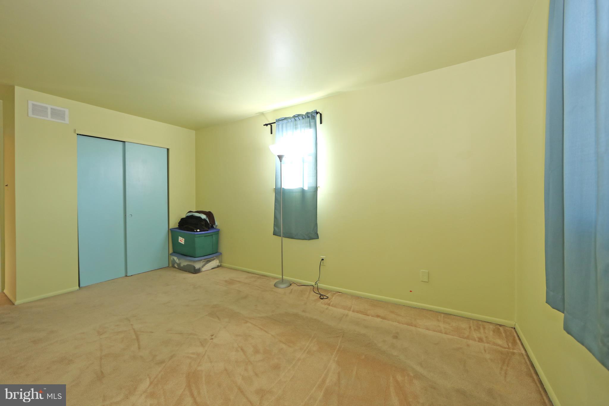 11723 Lockart Road Philadelphia, PA 19116 - Photo 16 of 31 Gallery Image 16