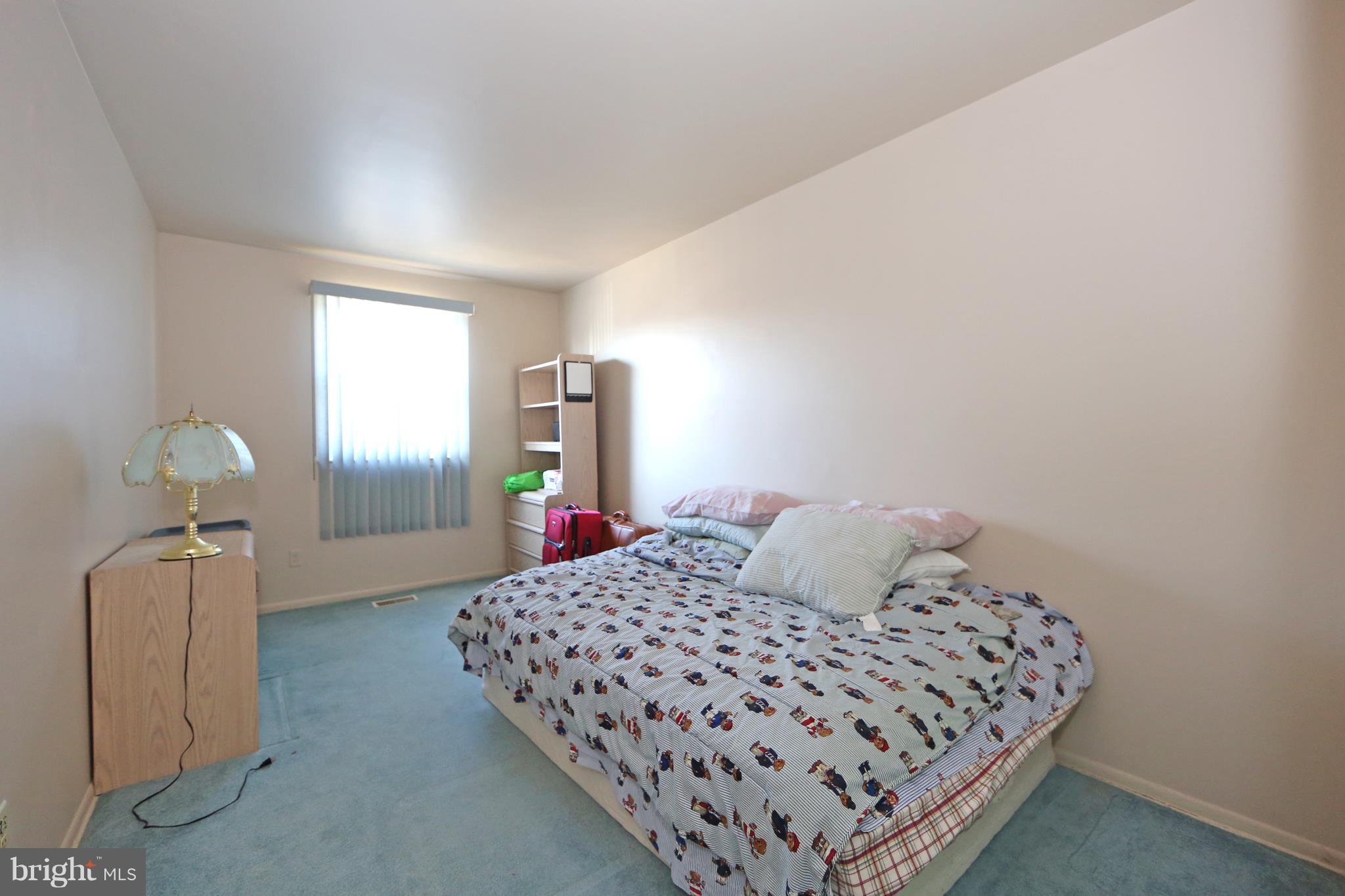 11723 Lockart Road Philadelphia, PA 19116 - Photo 17 of 31 Gallery Image 17
