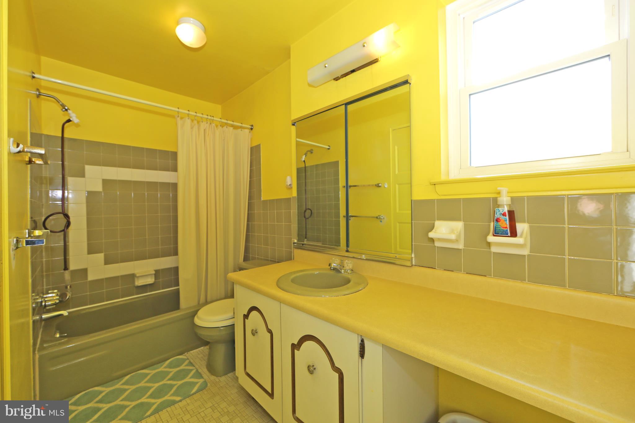 11723 Lockart Road Philadelphia, PA 19116 - Photo 19 of 31 Gallery Image 19