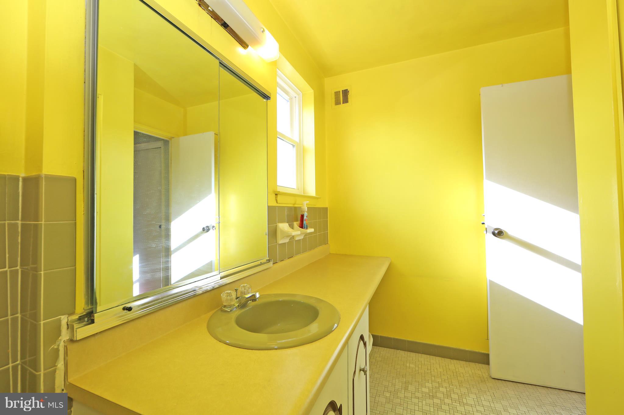 11723 Lockart Road Philadelphia, PA 19116 - Photo 20 of 31 Gallery Image 20
