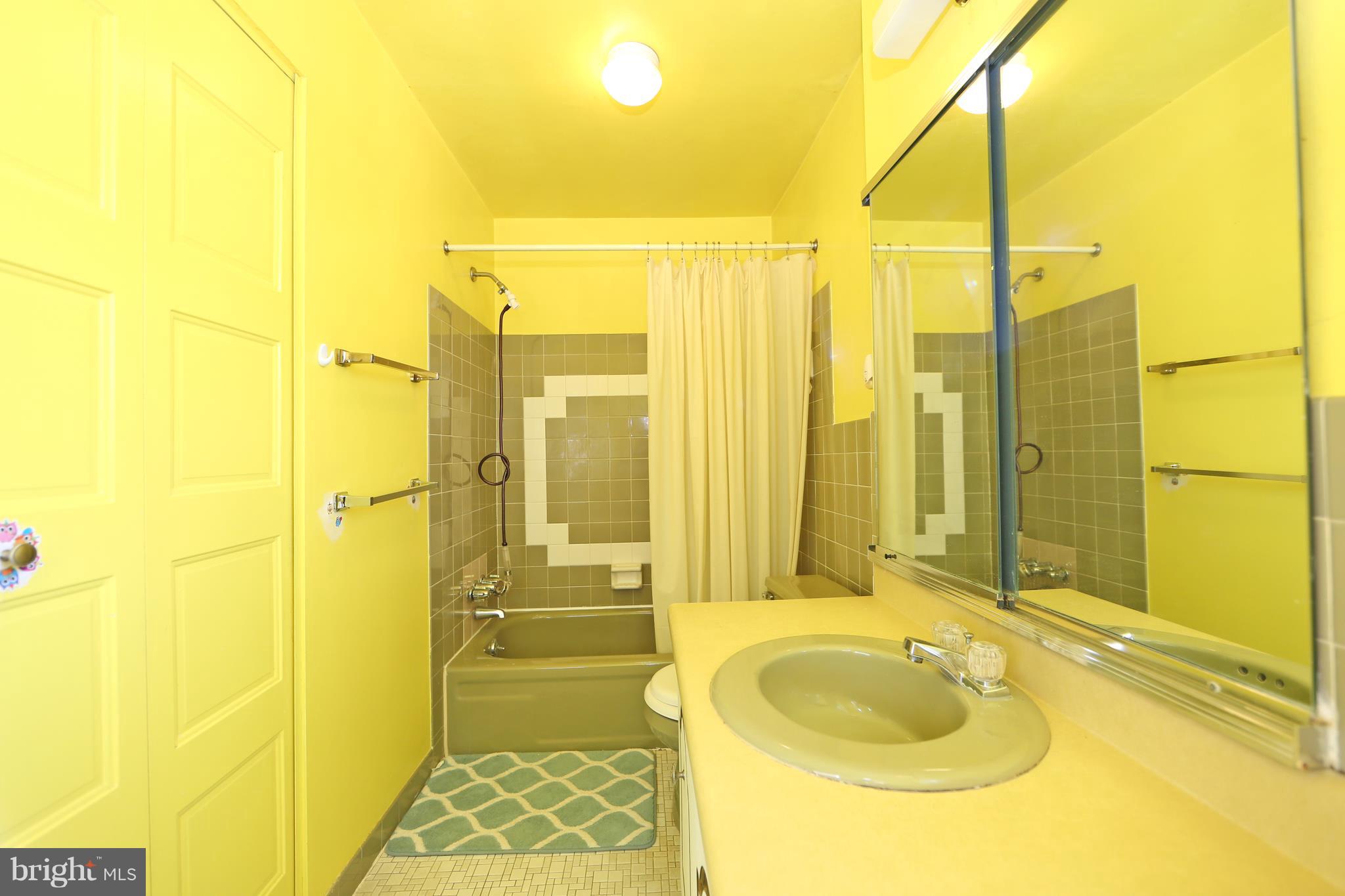 11723 Lockart Road Philadelphia, PA 19116 - Photo 22 of 31 Gallery Image 22