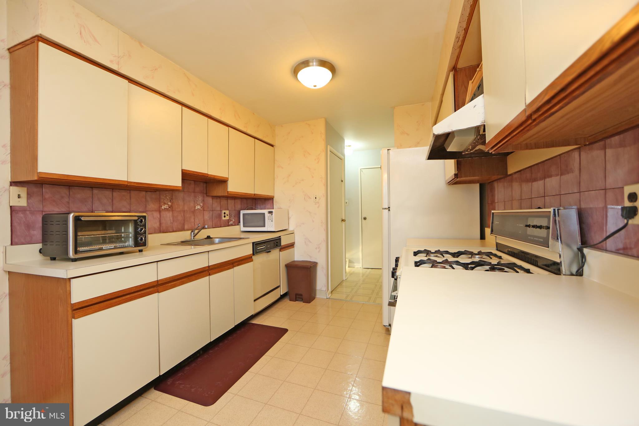 11723 Lockart Road Philadelphia, PA 19116 - Photo 10 of 31 Gallery Image 10