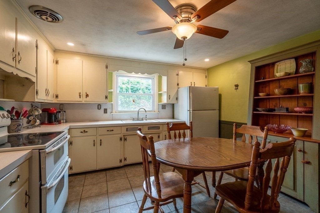 62 Cooper Street West Springfield, MA 01089 - Photo 11 of 40 Gallery Image 11