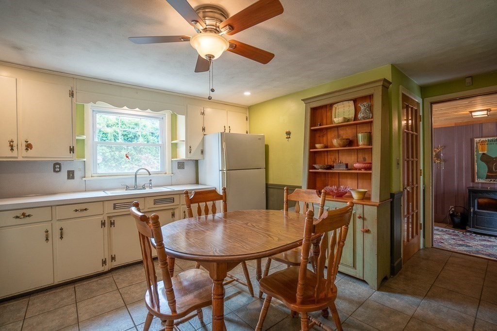 62 Cooper Street West Springfield, MA 01089 - Photo 8 of 40 Gallery Image 8