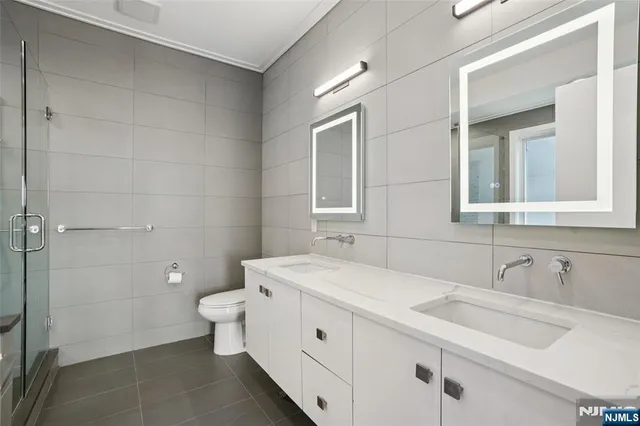 $1,699,000 | 714 Undercliff Avenue, Unit 714, Edgewater, NJ 07020