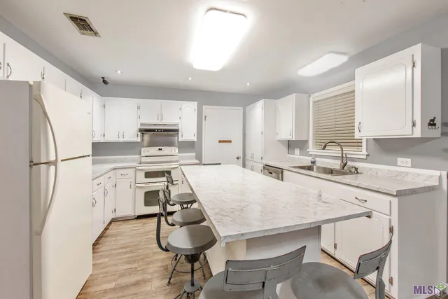 $265,000 | 306 Southdown W Boulevard, Houma, LA 70360