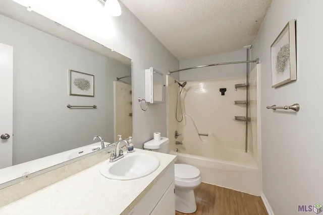 $265,000 | 306 Southdown W Boulevard, Houma, LA 70360