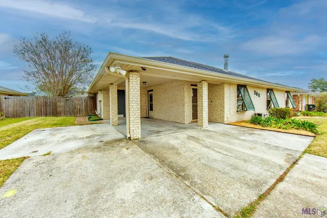 $265,000 | 306 Southdown W Boulevard, Houma, LA 70360