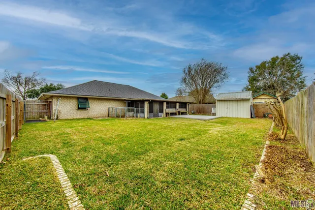 $265,000 | 306 Southdown W Boulevard, Houma, LA 70360