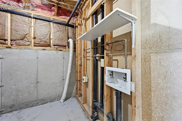 a view of an entryway with a street