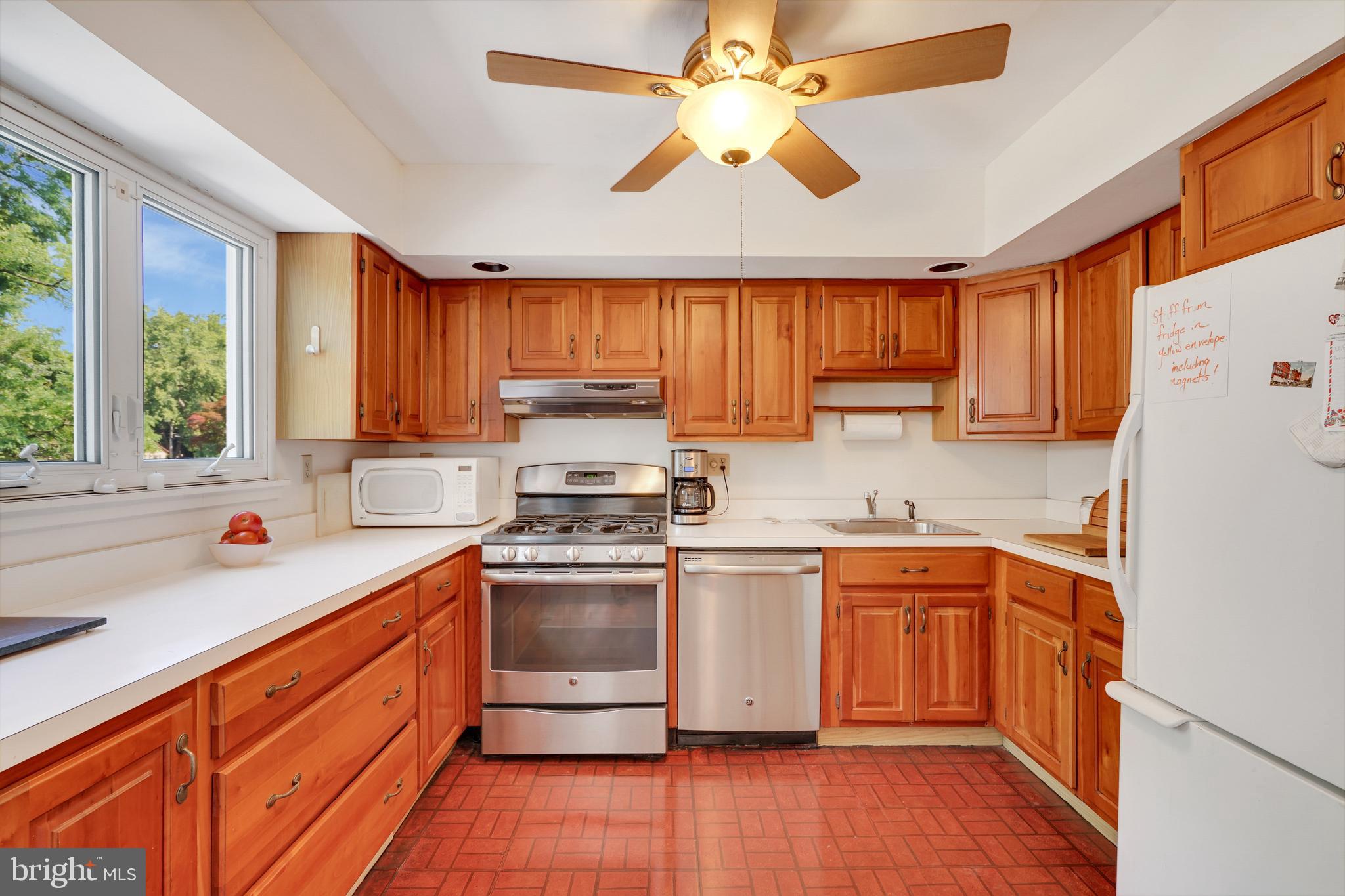 15 Bittersweet Road Trenton, NJ 08638 - Photo 10 of 36 Gallery Image 10
