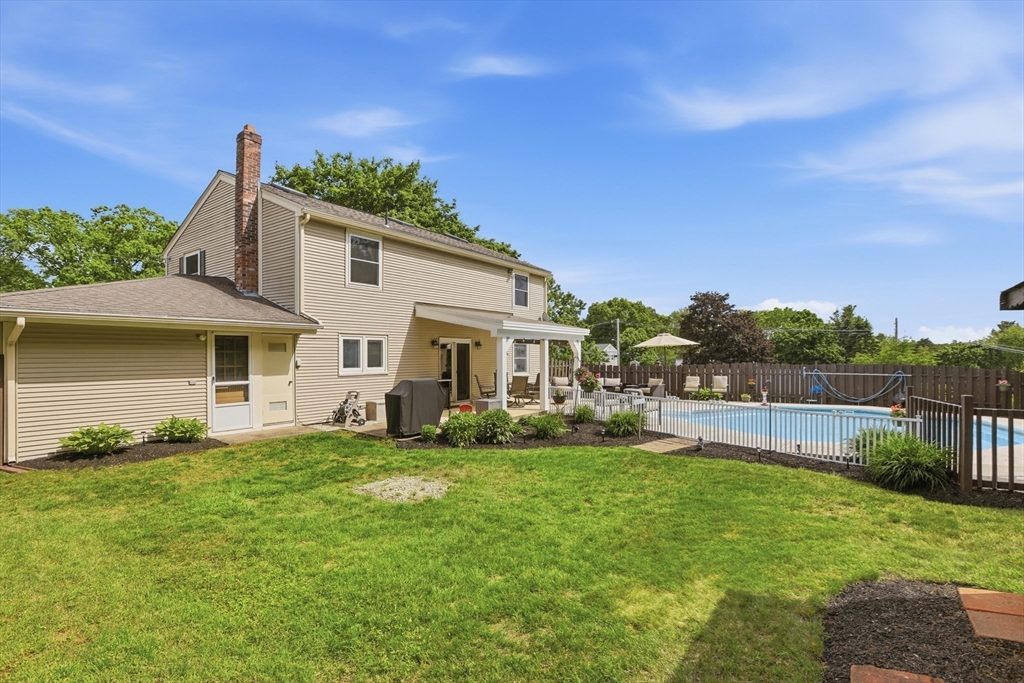 2 Alan Road Hudson, MA 01749 - Photo 38 of 42