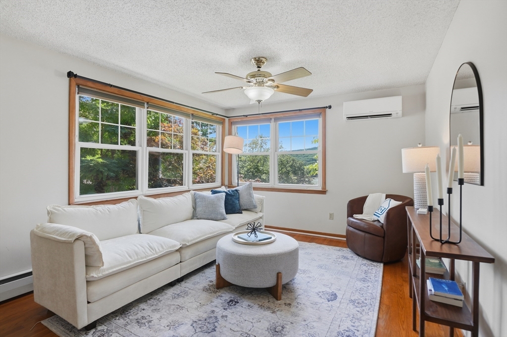 54 Manhattan Road Worcester, MA 01602 - Photo 6 of 28 Gallery Image 6