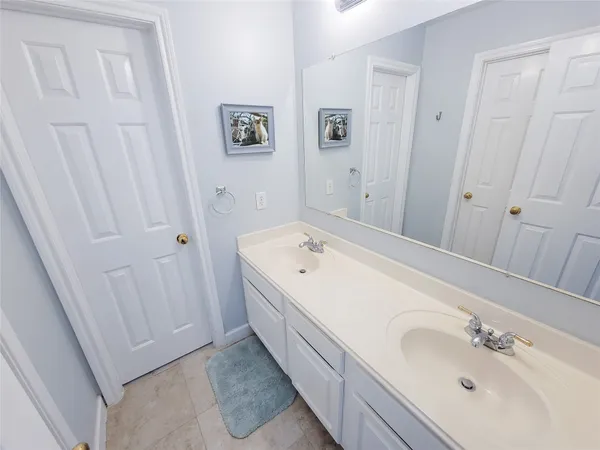 $2,200 | 15607 Tarpon Springs Court, Houston, TX 77095