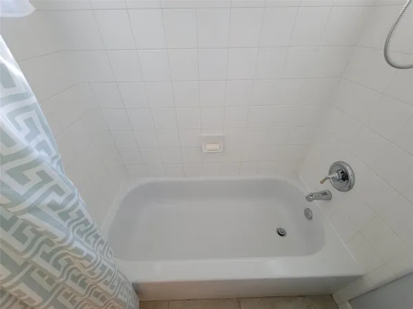 $2,200 | 15607 Tarpon Springs Court, Houston, TX 77095