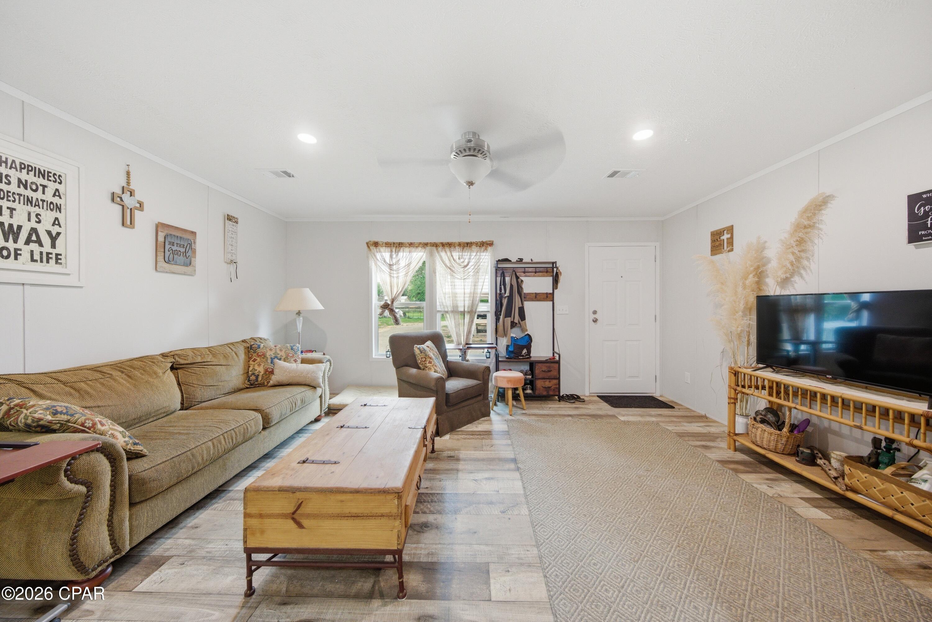 650 Satellite Road Graceville, FL 32440 - Photo 8 of 49