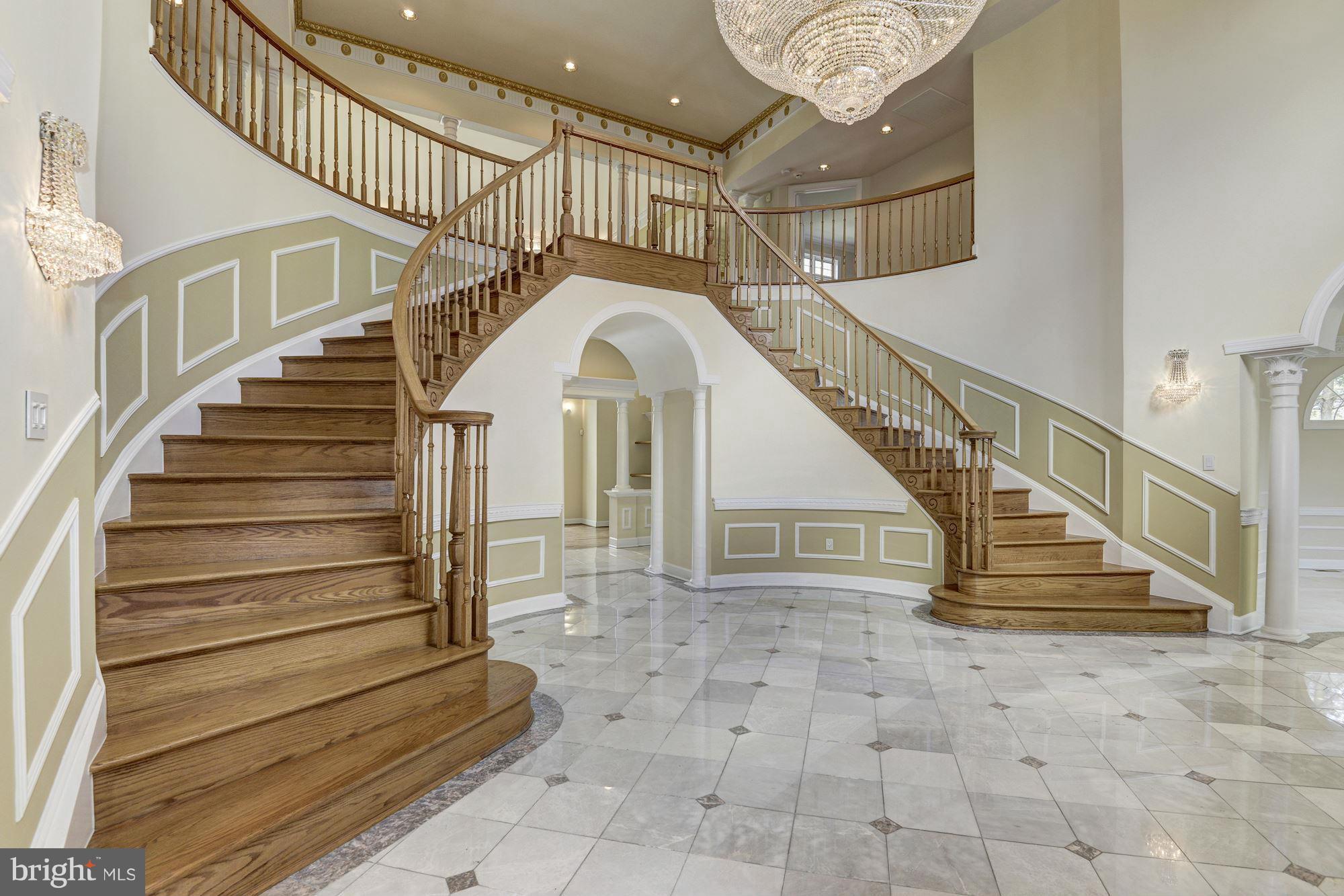 11112 Potomac View Drive Potomac, MD 20854 - Photo 2 of 30 a view of entryway