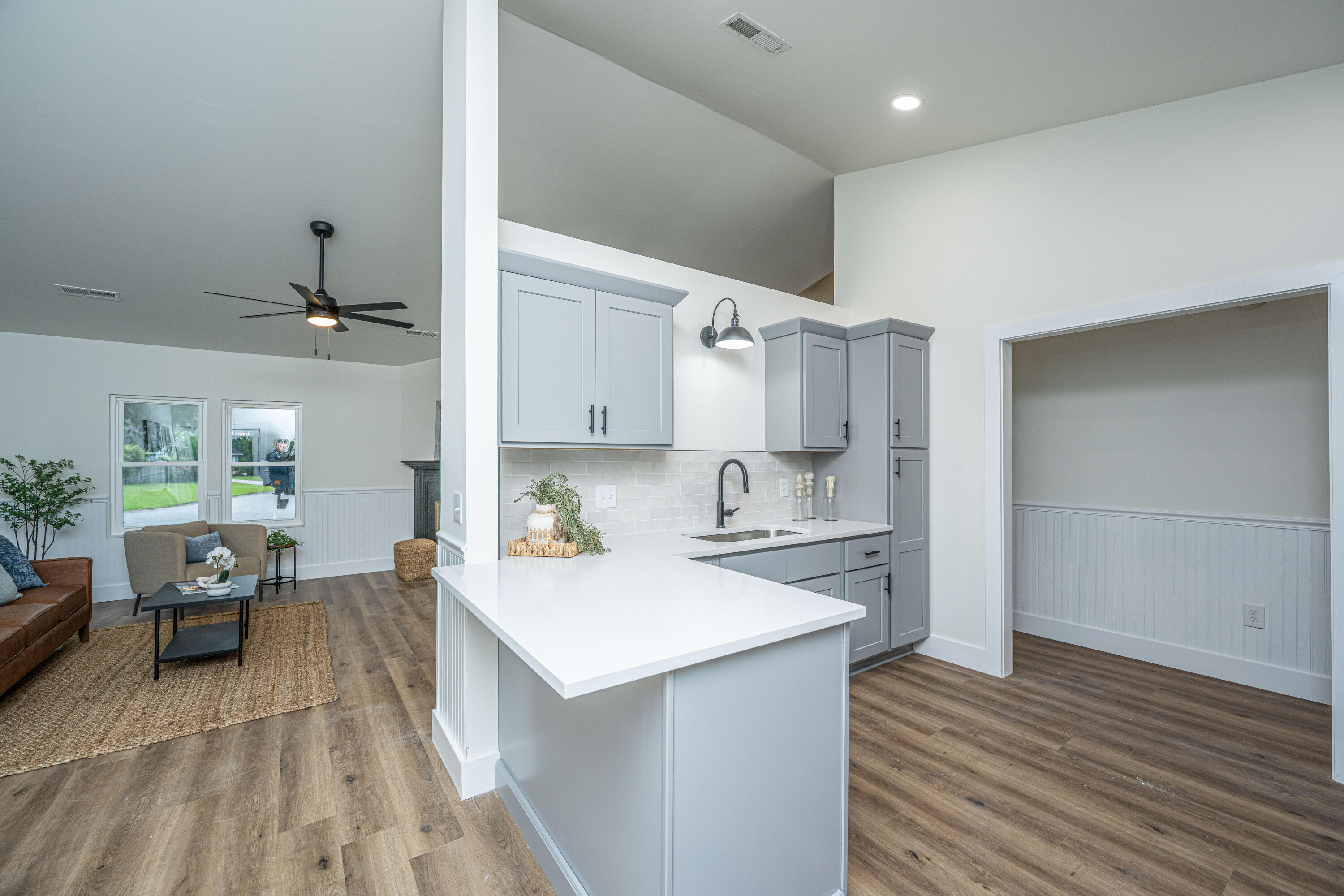 105 Glebe Road Summerville, SC 29485 - Photo 12 of 37 105GlebeRd013