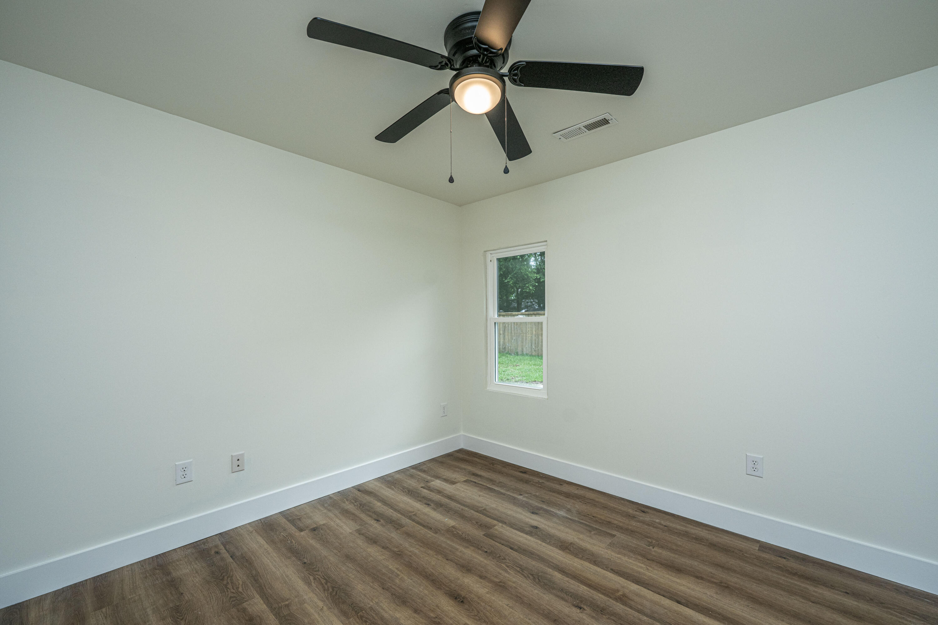 105 Glebe Road Summerville, SC 29485 - Photo 20 of 37 105GlebeRd025